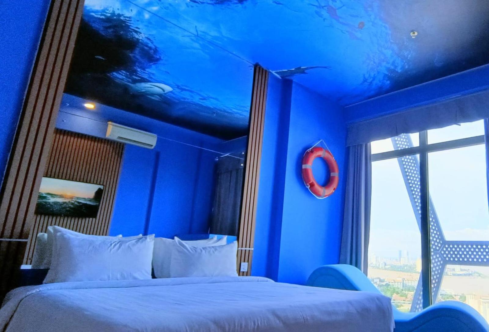 The Bridge Club Hotel Phnom-Penh Buitenkant foto