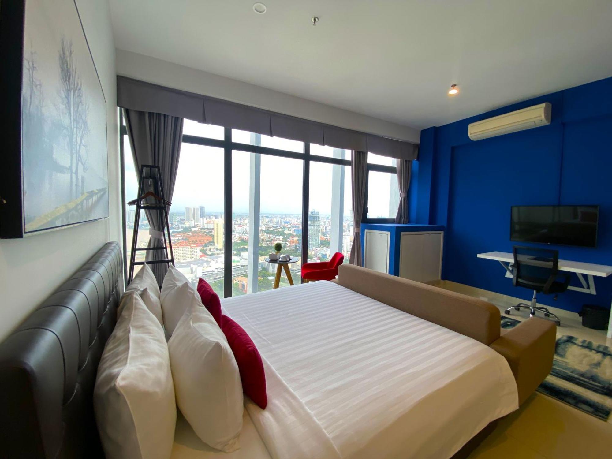 The Bridge Club Hotel Phnom-Penh Buitenkant foto