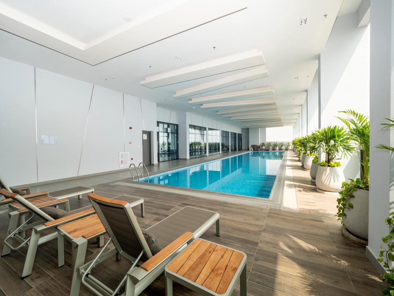 The Bridge Club Hotel Phnom-Penh Buitenkant foto